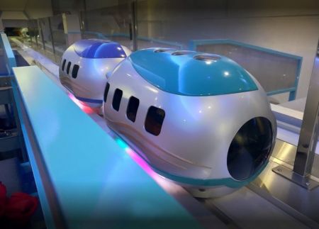 食事配達ロボット